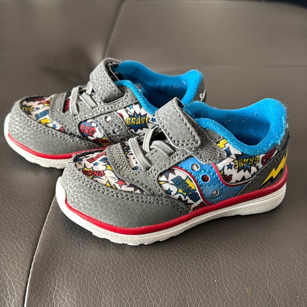 Saucony Superhero Toddler Sneakers - size 5